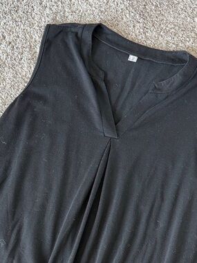 Sleeveless Black V-Neck Women's Tank Top